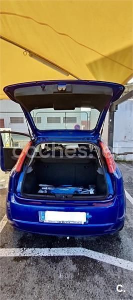 Usado Fiat Grande Punto 90 CV (66 kW) 2007 Azul Utilitario