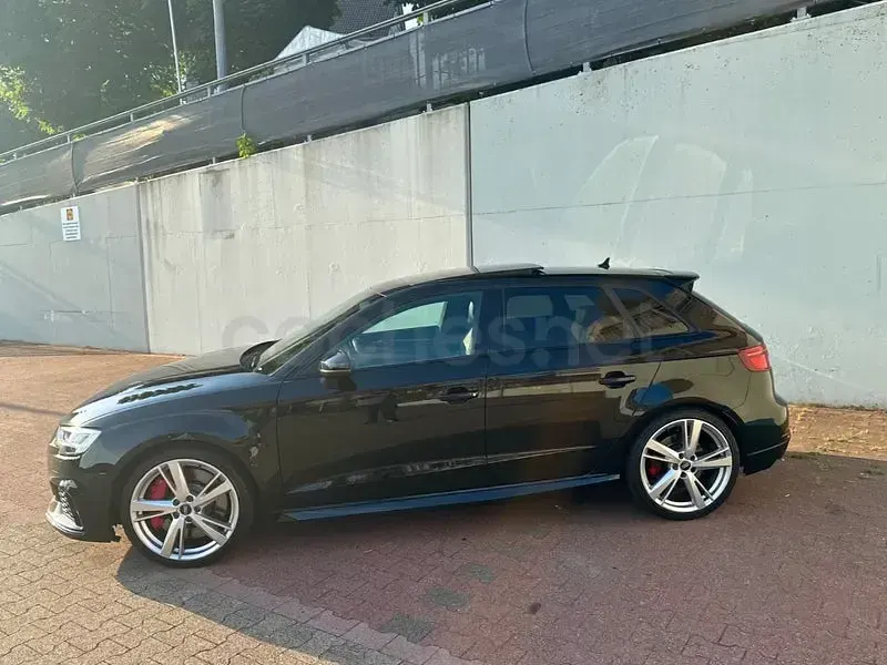 Usado Audi RS3 400 CV (294 kW) 2020 Negro Berlina