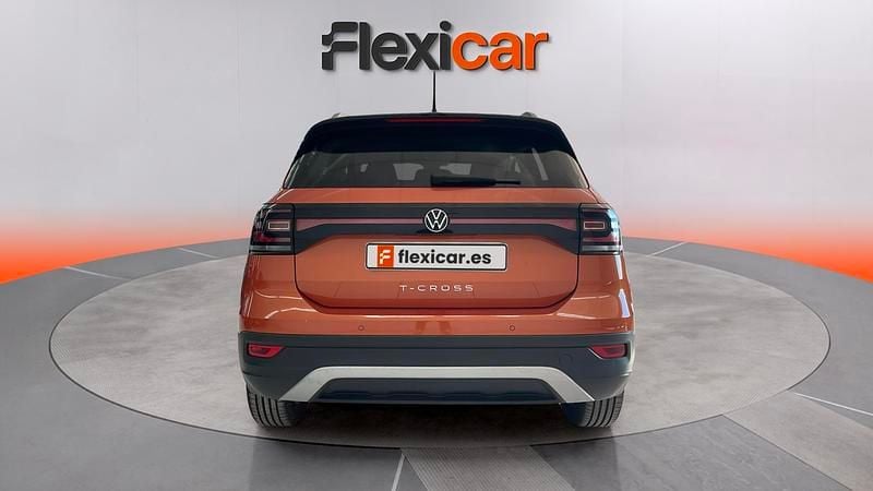 Usado VW T-Cross Advance 110 CV (80 kW) 2023 Naranja SUV