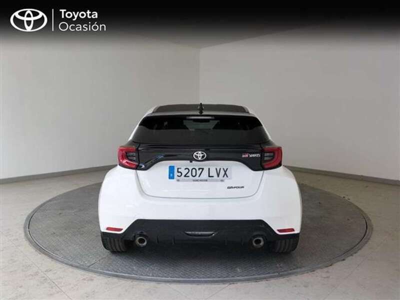 Usado Toyota Yaris 261 CV (191 kW) 2022 Blanco Berlina