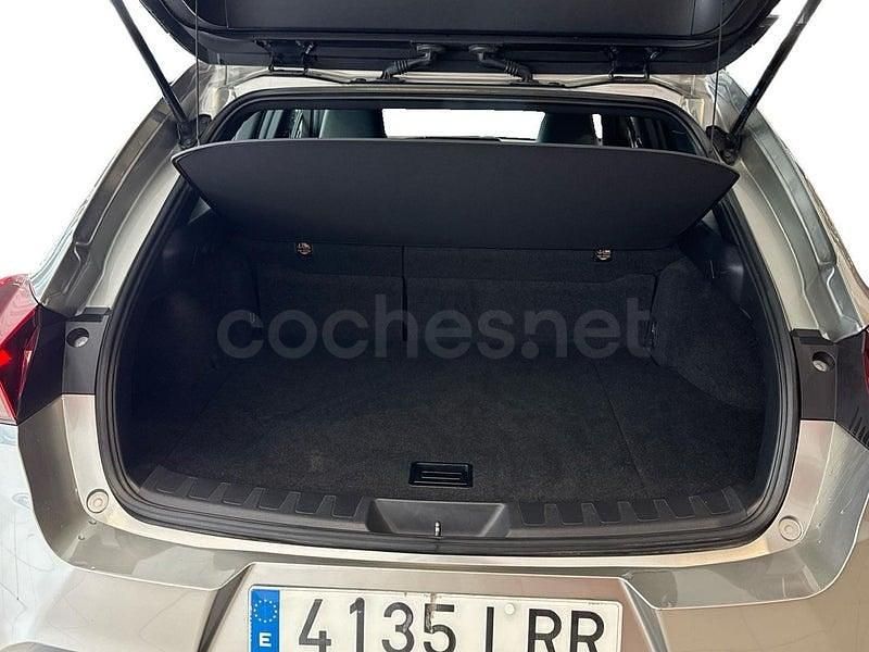 Usado Lexus UX Business Edition 184 CV (135 kW) 2021 Gris / plata SUV