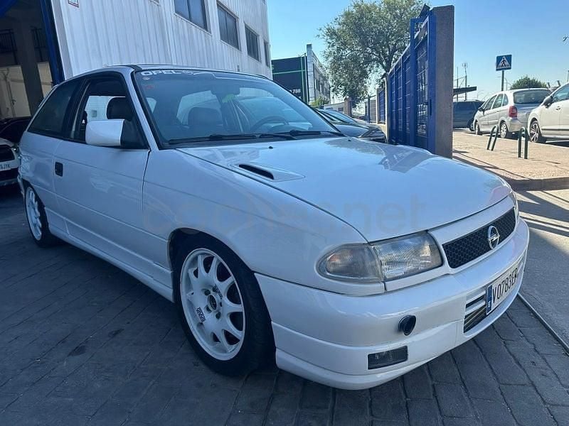 Usado Opel Astra 136 CV (100 kW) 1993 Blanco Berlina