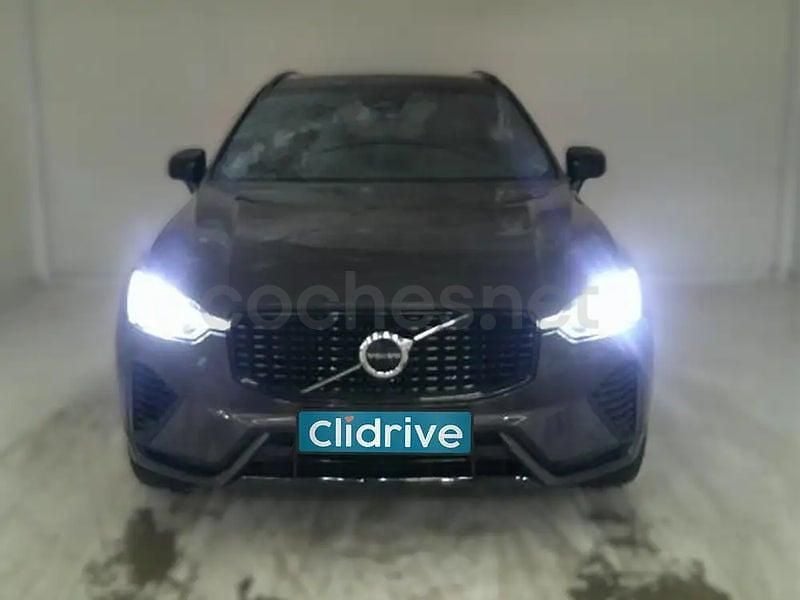 Usado Volvo XC60 Plus 350 CV (257 kW) 2024 Amarillo SUV