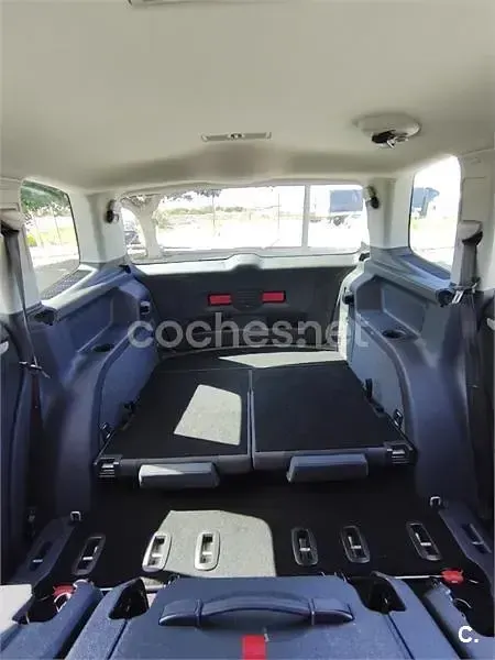 Usado VW Touran Edition 105 CV (77 kW) 2012 Gris / plata Monovolumen