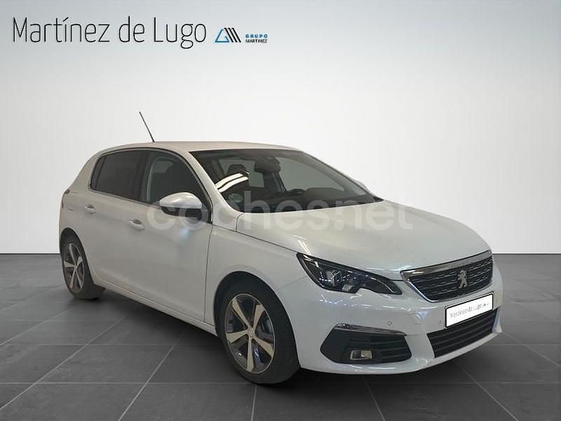 Usado Peugeot 308 Allure 130 CV (95 kW) 2019 Blanco Berlina