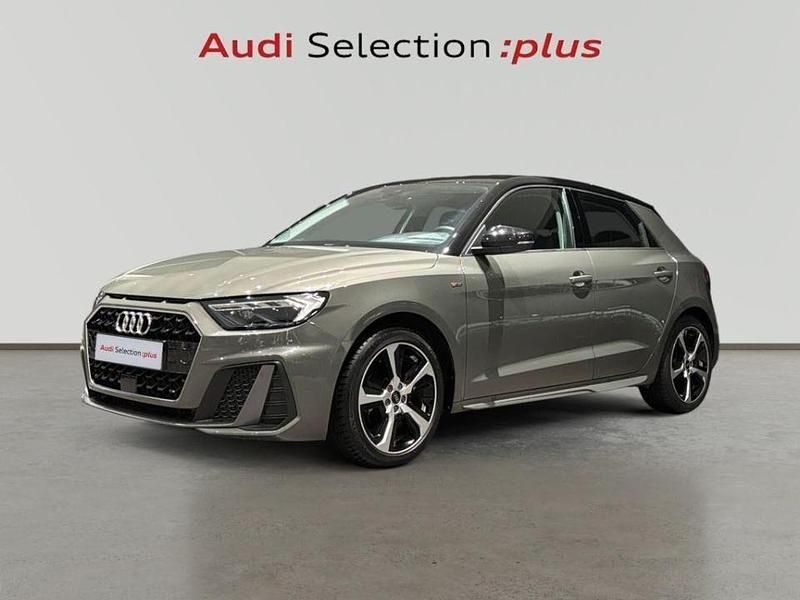 Gris / plata Usado 2025 Audi A1 Sportback S-Line Utilitario | 25.990 € (Precio justo) - Imagen 1/4