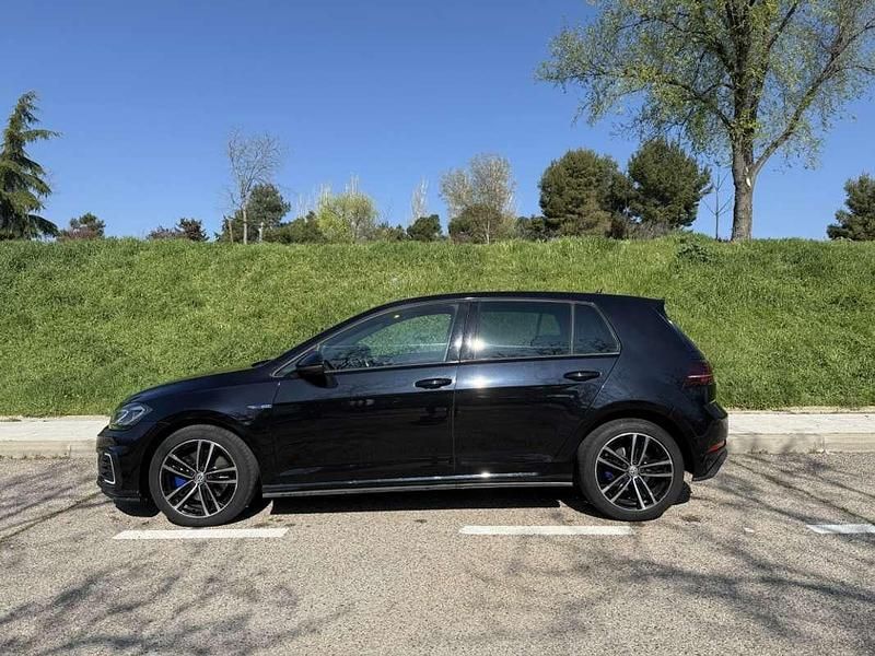 Usado VW Golf VII GTE 204 CV (150 kW) 2017 Negro Utilitario