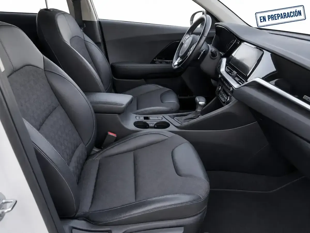 Usado Kia Niro 141 CV (103 kW) 2022 Blanco SUV