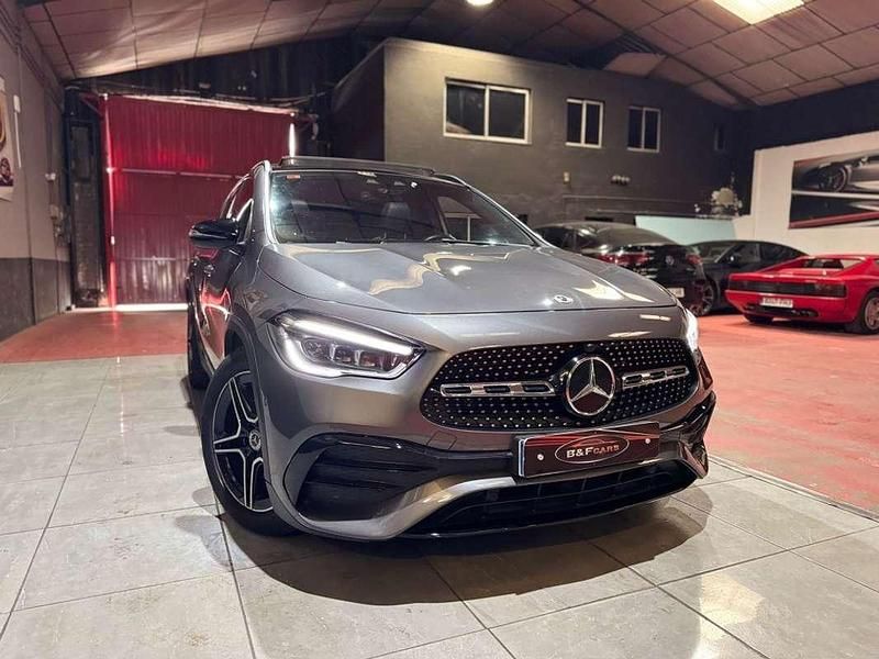 Usado Mercedes GLA200 150 HP (110 kW) 2021 Cinzento SUV