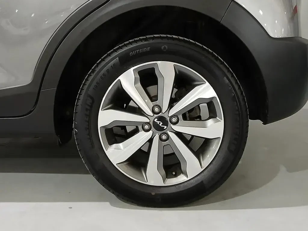 Occasion Kia Stonic 100 PK (73 kW) 2024 Zilver SUV