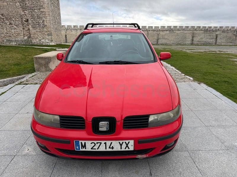 Usado Seat Leon Sport 180 CV (132 kW) 2000 Rojo Utilitario