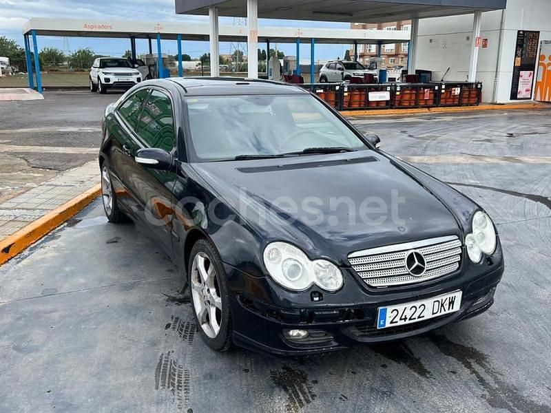Usado Mercedes C220 150 CV (110 kW) 2005 Azul Berlina