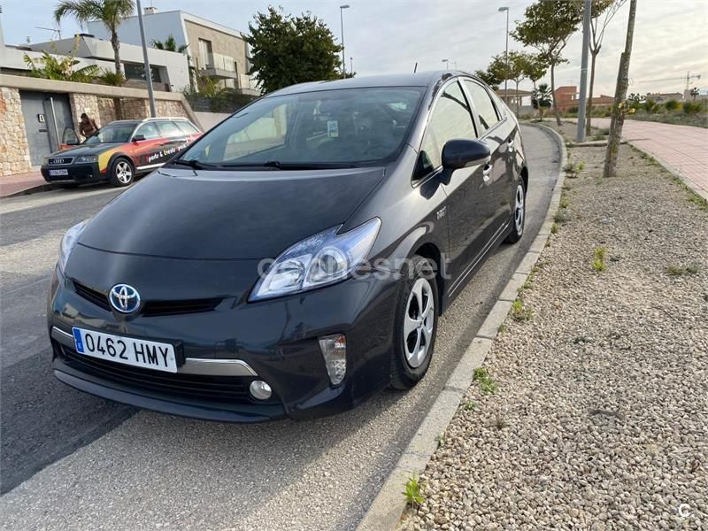 Usado Toyota Prius Executive 136 CV (100 kW) 2012 Gris / plata Utilitario