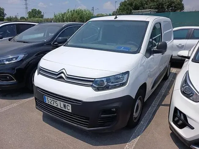 Usado Citroën Berlingo 100 CV (73 kW) 2022 Blanco Monovolumen
