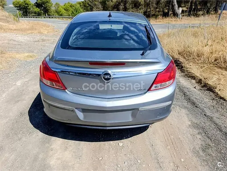 Usado Opel Insignia Excellence 160 CV (117 kW) 2012 Gris / plata Berlina