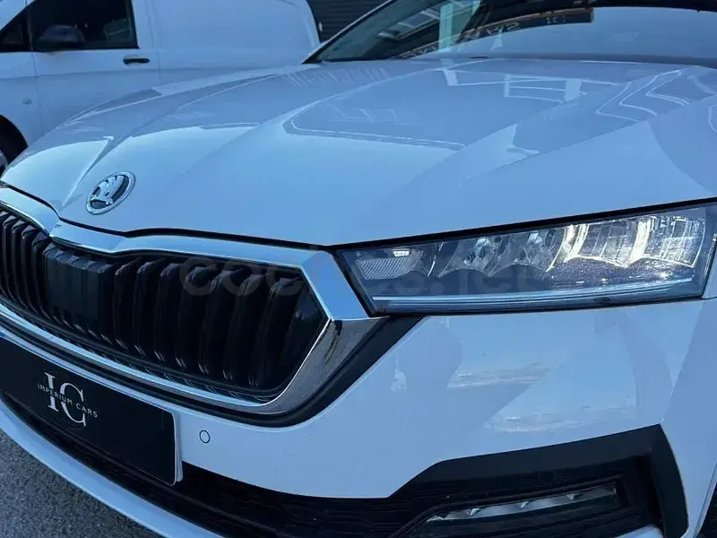 Usado Skoda Octavia Ambition 150 CV (110 kW) 2021 Blanco Berlina