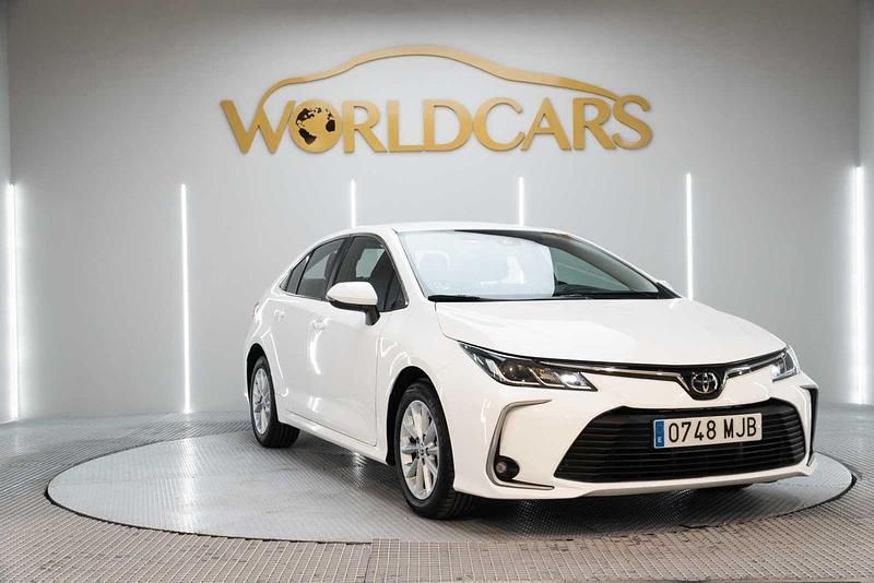 Usado Toyota Corolla Active 122 CV (89 kW) 2022 Blanco Berlina