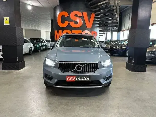 Käytetty Volvo XC40 Inscription 262 HP (192 kW) 2020 Harmaa Katumaasturi
