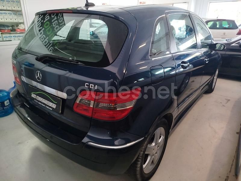 Usado Mercedes B200 140 CV (102 kW) 2007 Azul Monovolumen