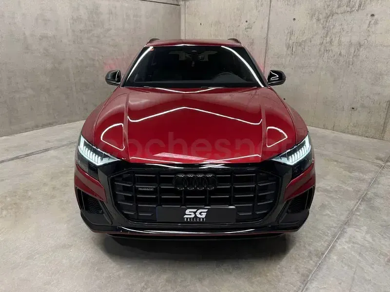 Usado Audi Q8 Ambiente 286 CV (210 kW) 2021 Granate SUV
