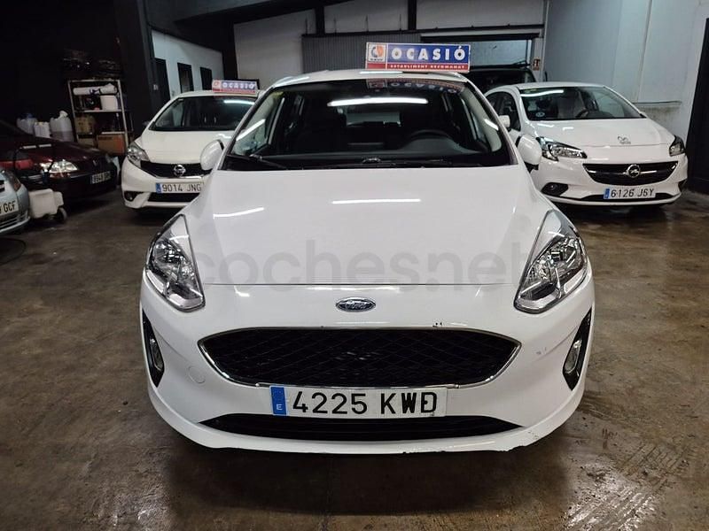Usado Ford Fiesta Trend 85 CV (62 kW) 2019 Blanco Utilitario