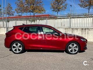 Usado Seat Leon FR 150 CV (110 kW) 2020 Rojo Berlina