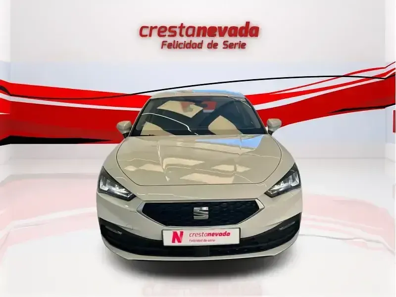 Usado Seat Leon Style 110 CV (80 kW) 2022 Blanco
