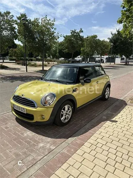 Usado Mini One D 90 CV (66 kW) 2010 Amarillo Utilitario