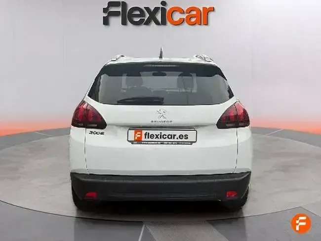 Usado Peugeot 2008 Style 100 CV (73 kW) 2018 Blanco SUV