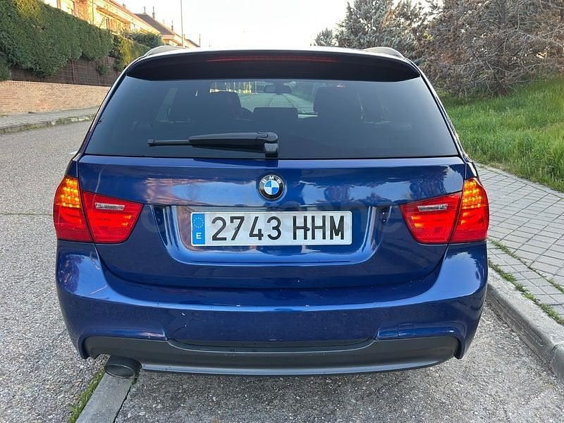 Usado BMW 318 143 CV (105 kW) 2012 Azul Familiar