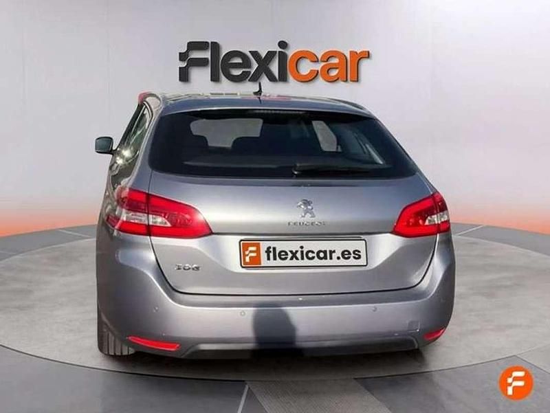 Usado Peugeot 308 SW Allure 131 CV (96 kW) 2019 Gris Familiar