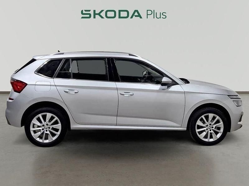 Usado Skoda Kamiq Ambition 110 CV (80 kW) 2023 Gris SUV