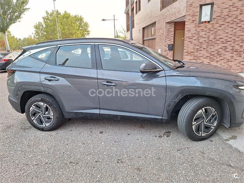 Usado Hyundai Tucson 136 CV (100 kW) 2025 Gris / plata SUV