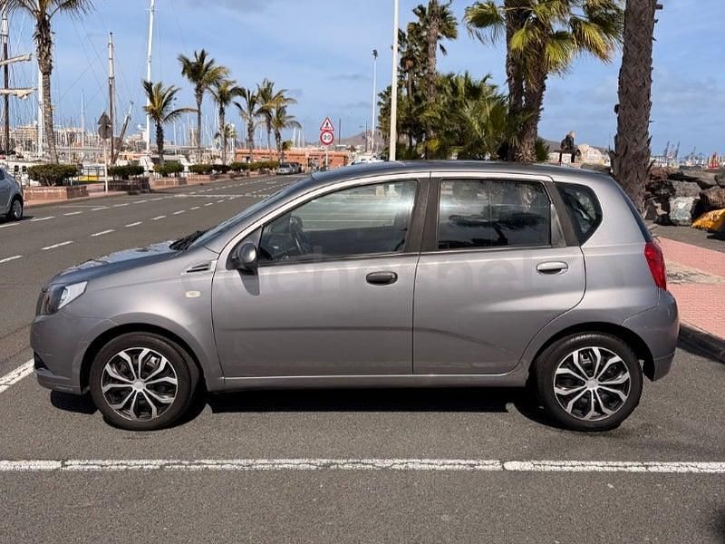 Usado Chevrolet Aveo LS 84 CV (61 kW) 2011 Gris / plata Berlina