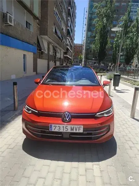 Usado VW Golf VIII 150 CV (110 kW) 2024 Rojo Berlina