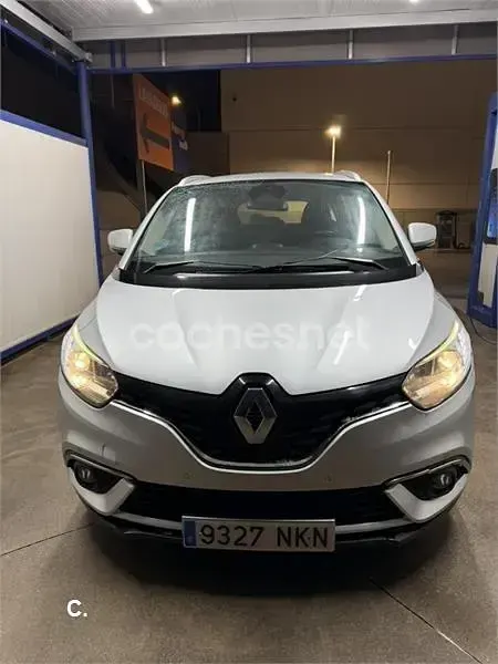 Usado Renault Grand Scénic IV Zen 110 CV (80 kW) 2018 Gris / plata Monovolumen
