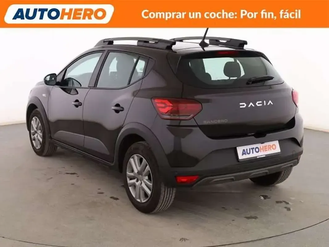 Usado Dacia Sandero Expression 91 CV (66 kW) 2023 Negro Utilitario