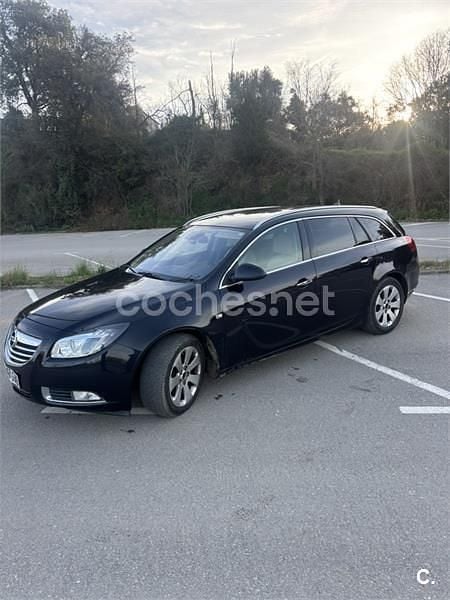 Usado Opel Insignia Sport 160 CV (117 kW) 2009 Negro Familiar