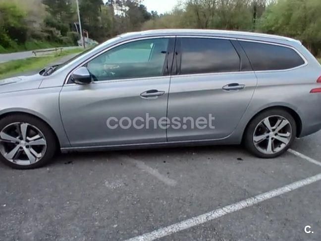Usado Peugeot 308 SW Allure 150 CV (110 kW) 2015 Gris / plata Familiar