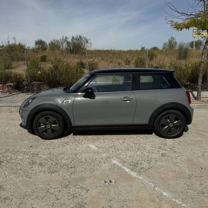 Usado Mini Cooper SE 135 kW (184 CV) 2021 Gris Utilitario