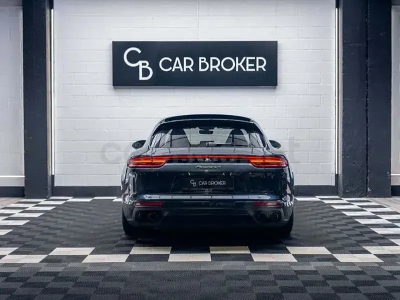 Usado Porsche Panamera 4 E-Hybrid Sport Turismo Sport Turismo 462 CV (339 kW) 2018 Gris / plata Familiar
