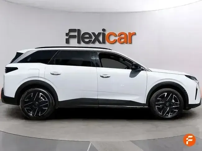 Usado Peugeot 5008 Allure 145 CV (106 kW) 2025 Blanco SUV
