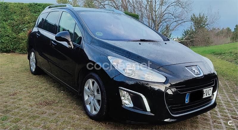 Usado Peugeot 308 SW Active 115 CV (84 kW) 2013 Negro Familiar