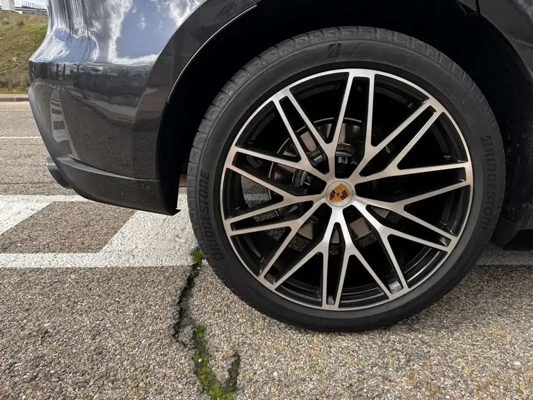 Usado Porsche Macan 265 CV (194 kW) 2021 Gris / plata SUV
