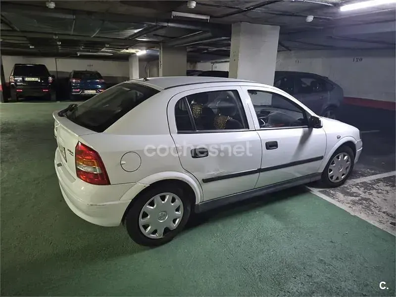 Usado Opel Astra Comfort 100 CV (73 kW) 2000 Blanco Berlina