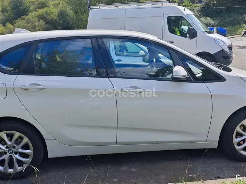Usado BMW 218 Comfort Edition 150 CV (110 kW) 2016 Blanco Familiar
