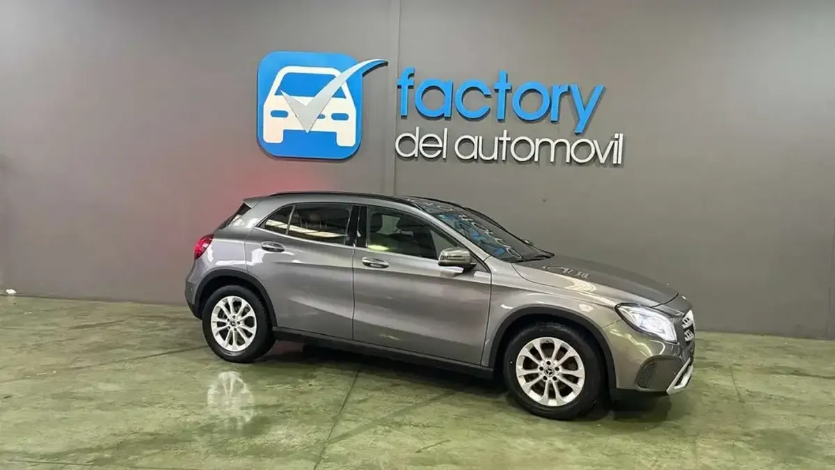 Usado Mercedes GLA220 177 CV (130 kW) 2019 Gris SUV