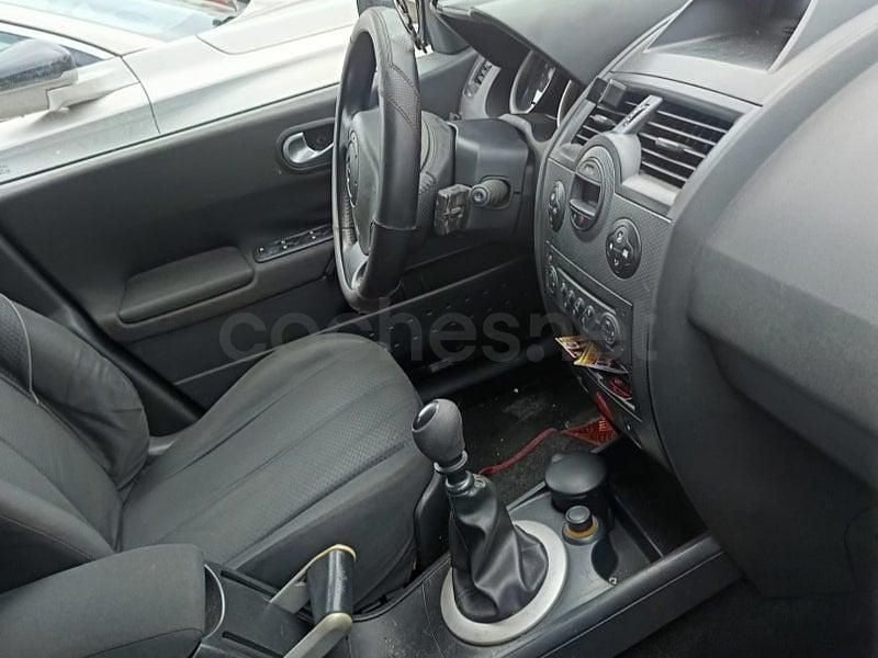 Usado Renault Mégane II Authentique 105 CV (77 kW) 2005 Negro Berlina