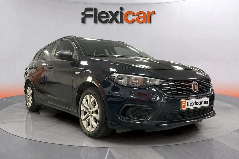 Negro Usado 2019 Fiat Tipo Lounge Familiar | 9290 € (Precio justo) - Imagen 1/4