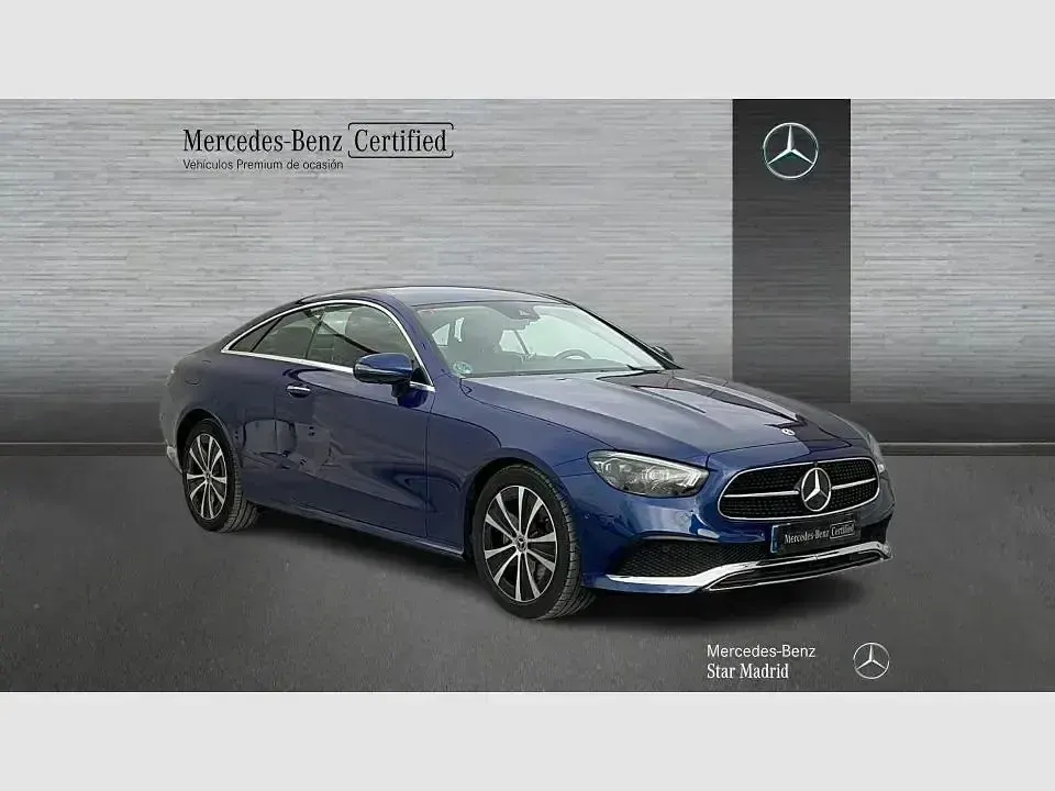 Käytetty Mercedes E220 Avantgarde 194 HP (142 kW) 2021 Sininen Coupe - kaksiovinen